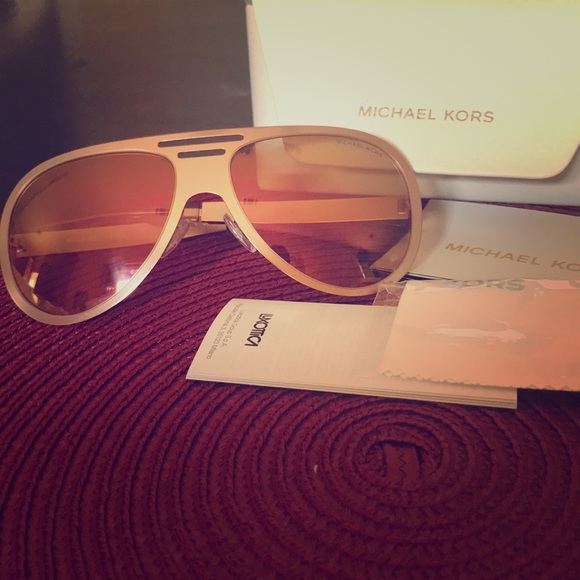 Michael Kors Rose Gold sunglasses - Picture 1 of 1